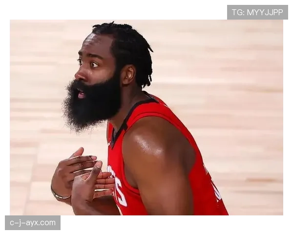 恰尔汗奥卢闪耀赛场，引领球队表现亮眼影响力大增