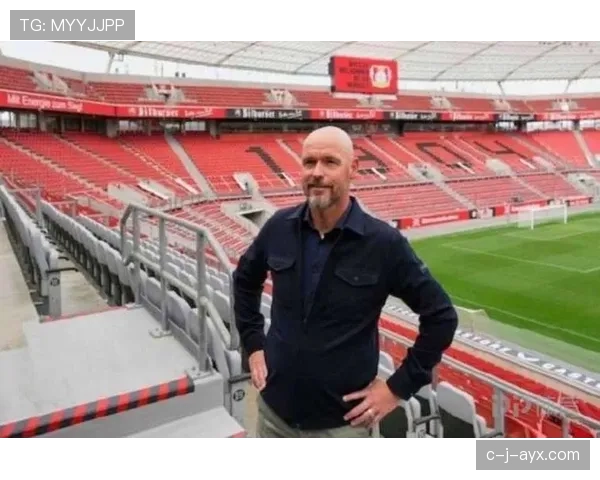 滕哈赫建立信任关系,球员们对战术调整保持积极态度 滕哈赫建立信任关系,球员们对战术调整保持积极态度