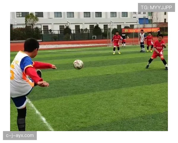 哈里·凯恩回应NFL踢球手梦想:专注足球生涯,暂不考虑跨界尝试 哈里·凯恩回应NFL踢球手梦想:专注足球生涯,暂不考虑跨界尝试