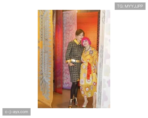 吴向东一条动态，评论区都在算：那双鞋能顶我三年工资吧